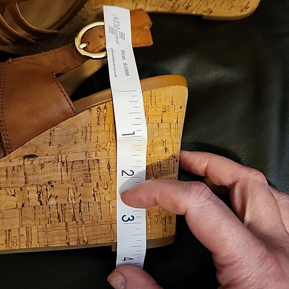 Franco Sarto Size 10M Ladies Strappy Open-Toe Wedge Heel Sandals - Picture 4 of 5